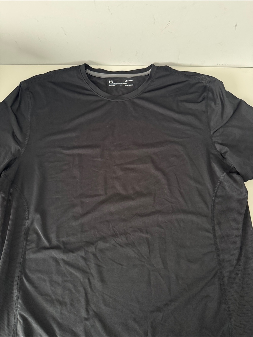 Under Armour Black Short Sleeve Training Tee. Heatgear. Size large